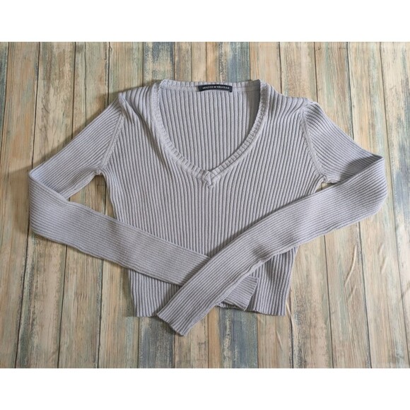 Brandy Melville Periwinkle Blue Ribbed Knit V-Neck One Size Milena Sweater Crop - Picture 1 of 10